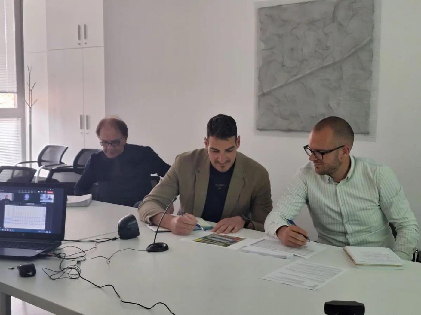 POREČ: Veliko parkiralište uskoro će proizvoditi struju – stižu solarne nadstrešnice za vozila