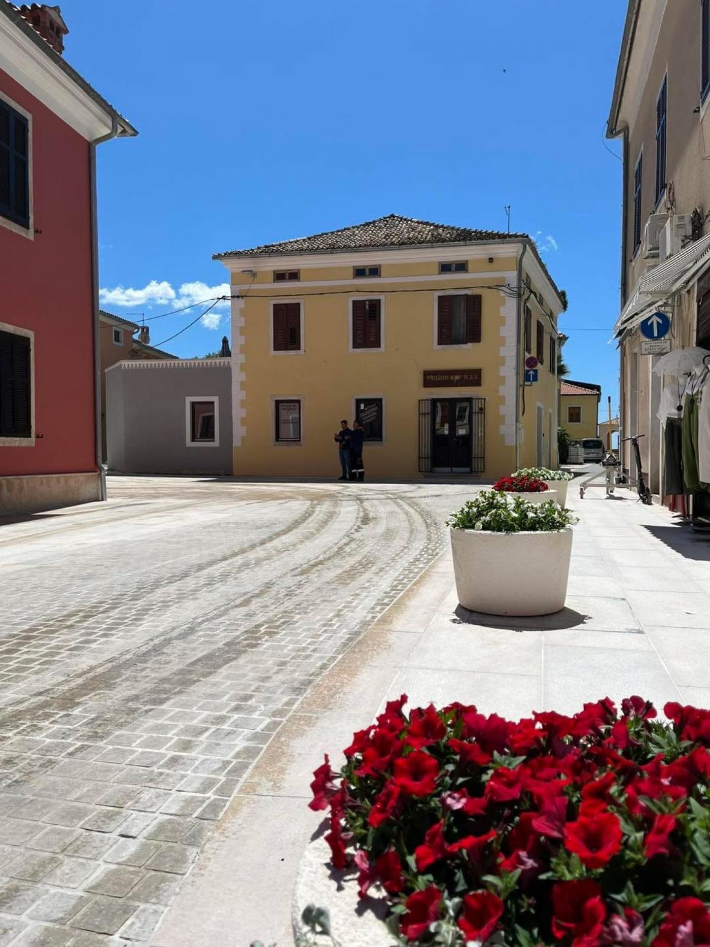 NOVIGRAD: Obnova zgrada i satova na Velikom trgu