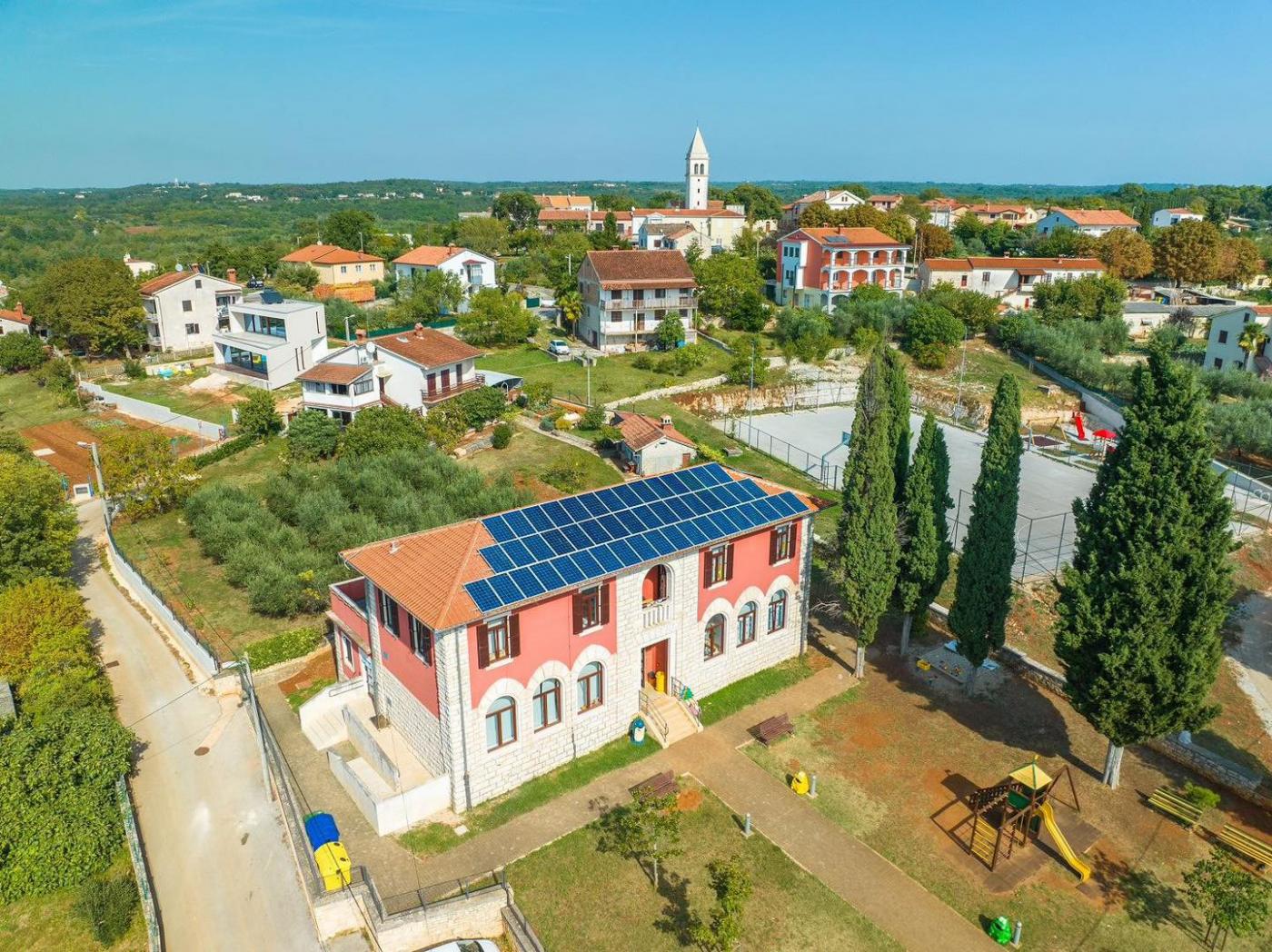 Baderna slavi zaštitnicu mjesta Svetu Mariju Malu