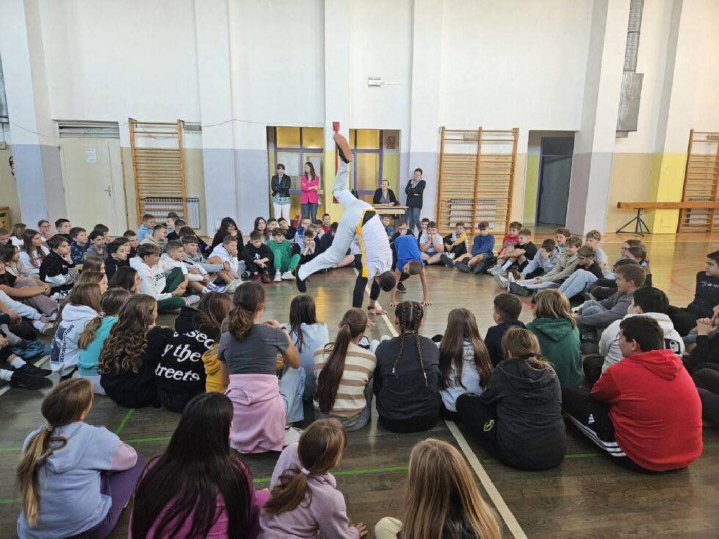 Egzotični ritam u OŠ tar-Vabriga: Capoeira osvojila učenike