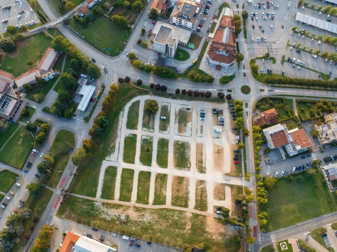 Zatvara se alternativno parkiralište Vrtovi