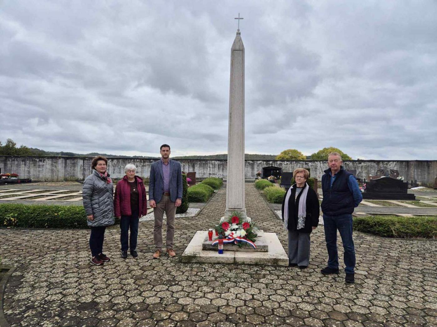 Povodom Svih svetih: Delegacija Općine Vižinada odala počast na grobljima Božje Polje i Sveti Vital