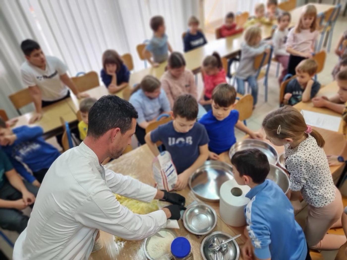 Radionica u OŠ Jože Šuran: Mali kuhari u akciji – valorizacija ekološkog grampera kroz školske recepte