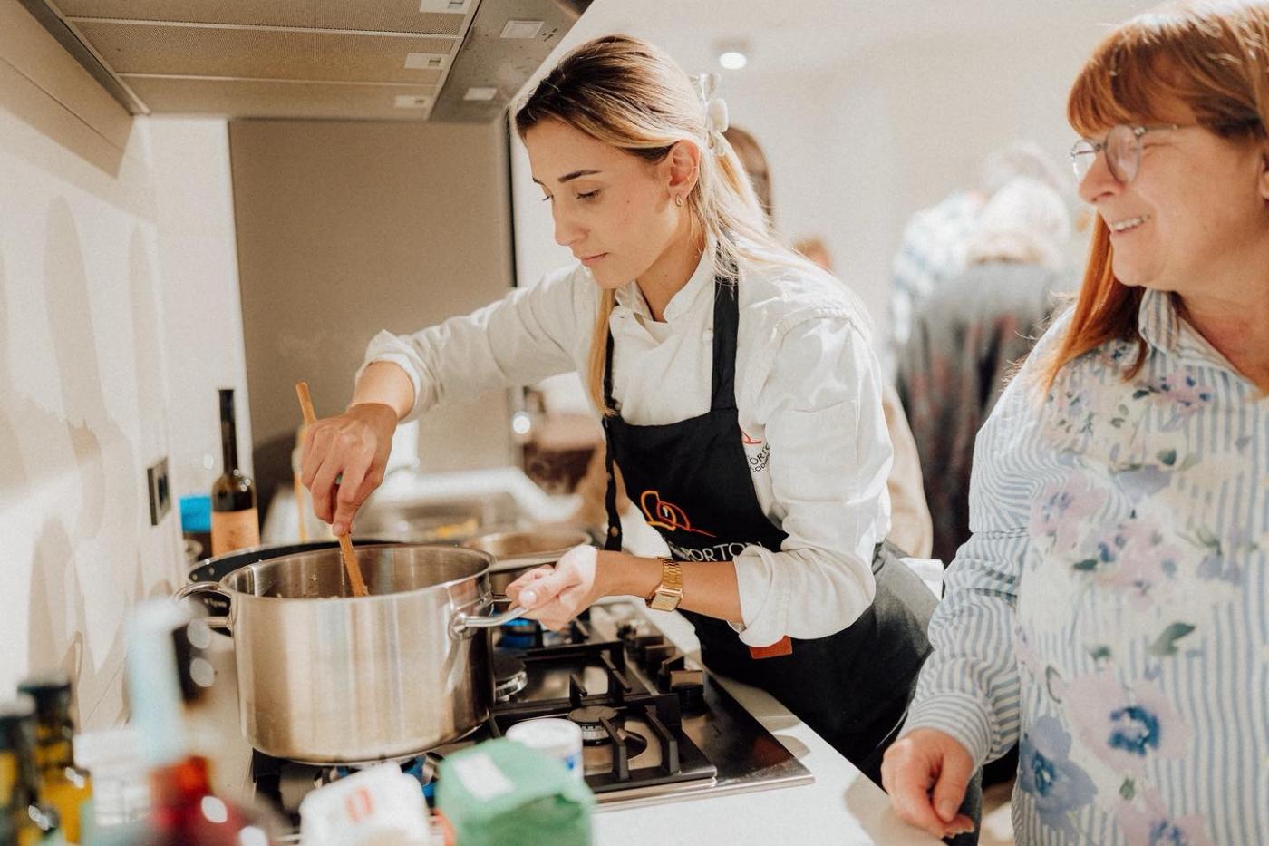 Tri jesenske večeri u Vižinadi pretvorile se u gastronomski doživljaj – uspješno održan ciklus “Show cooking – slow food” radionica