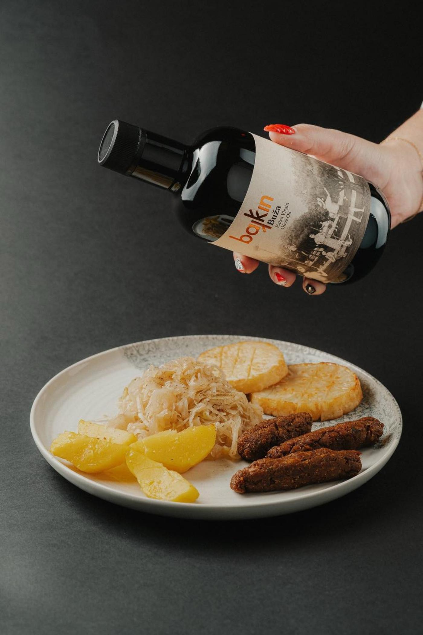 Tri jesenske večeri u Vižinadi pretvorile se u gastronomski doživljaj – uspješno održan ciklus “Show cooking – slow food” radionica