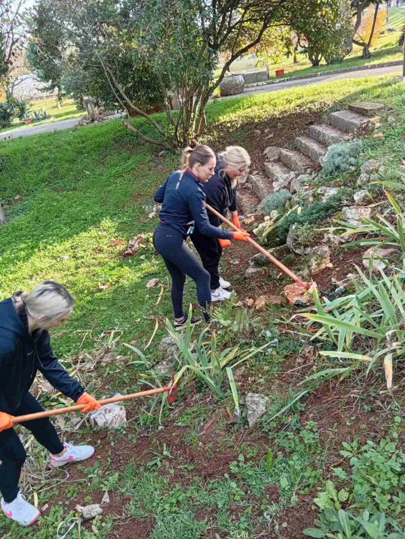 SŠ M. BALOTE: Zelena čistka za još ljepši pogled i vedrije prirodno  okruženje