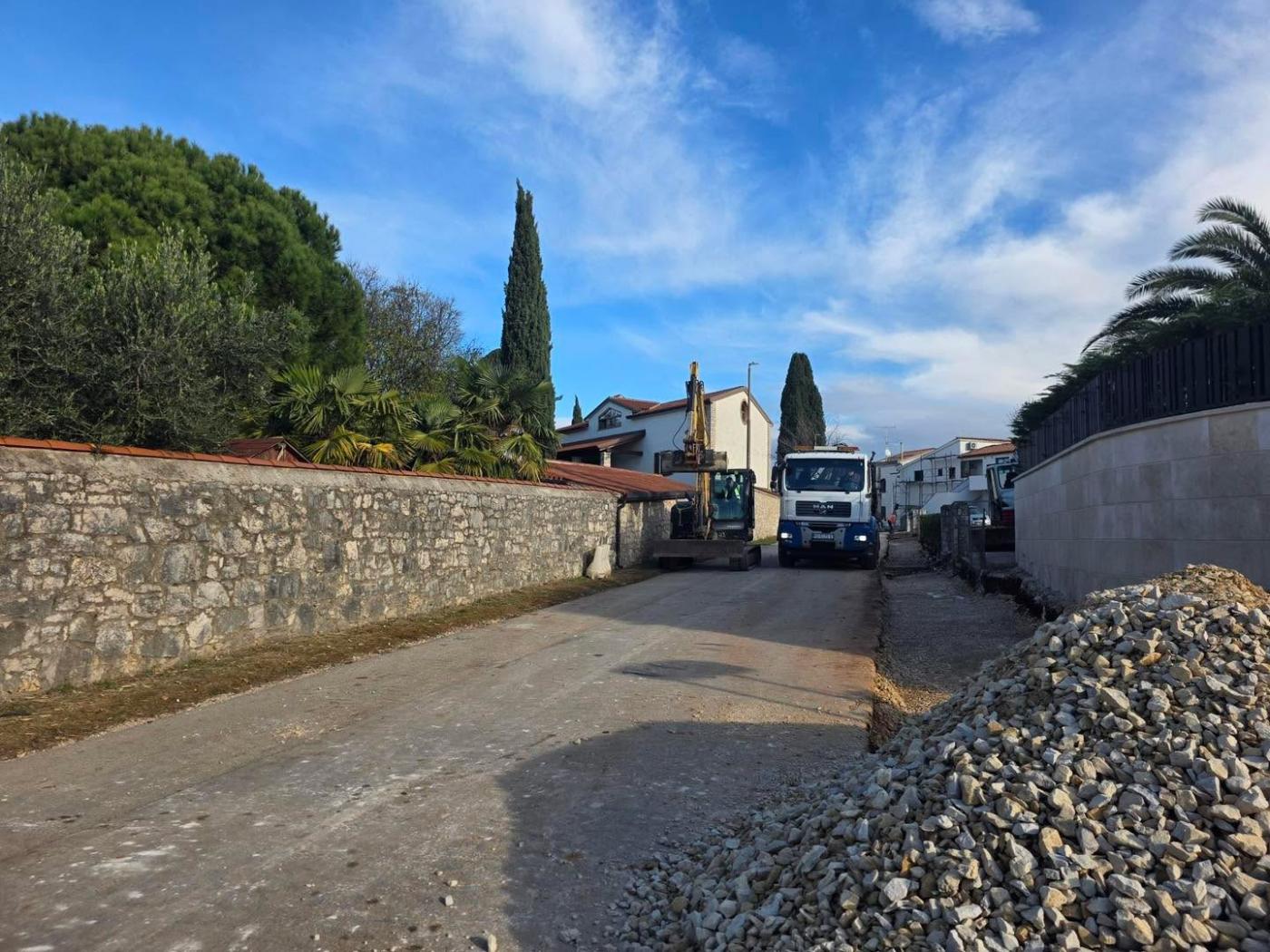 POREČ u tijeku rekonstrukcija Ulice Palacina u Velom Maju