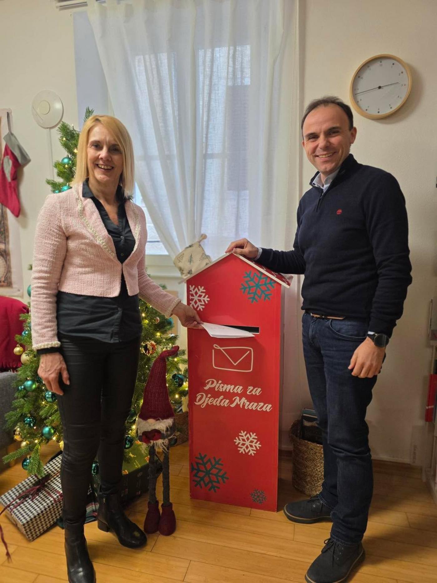 Porečki ured Djeda Mraza i ove godine ispunjen pričama, radošću i kreativnošću!