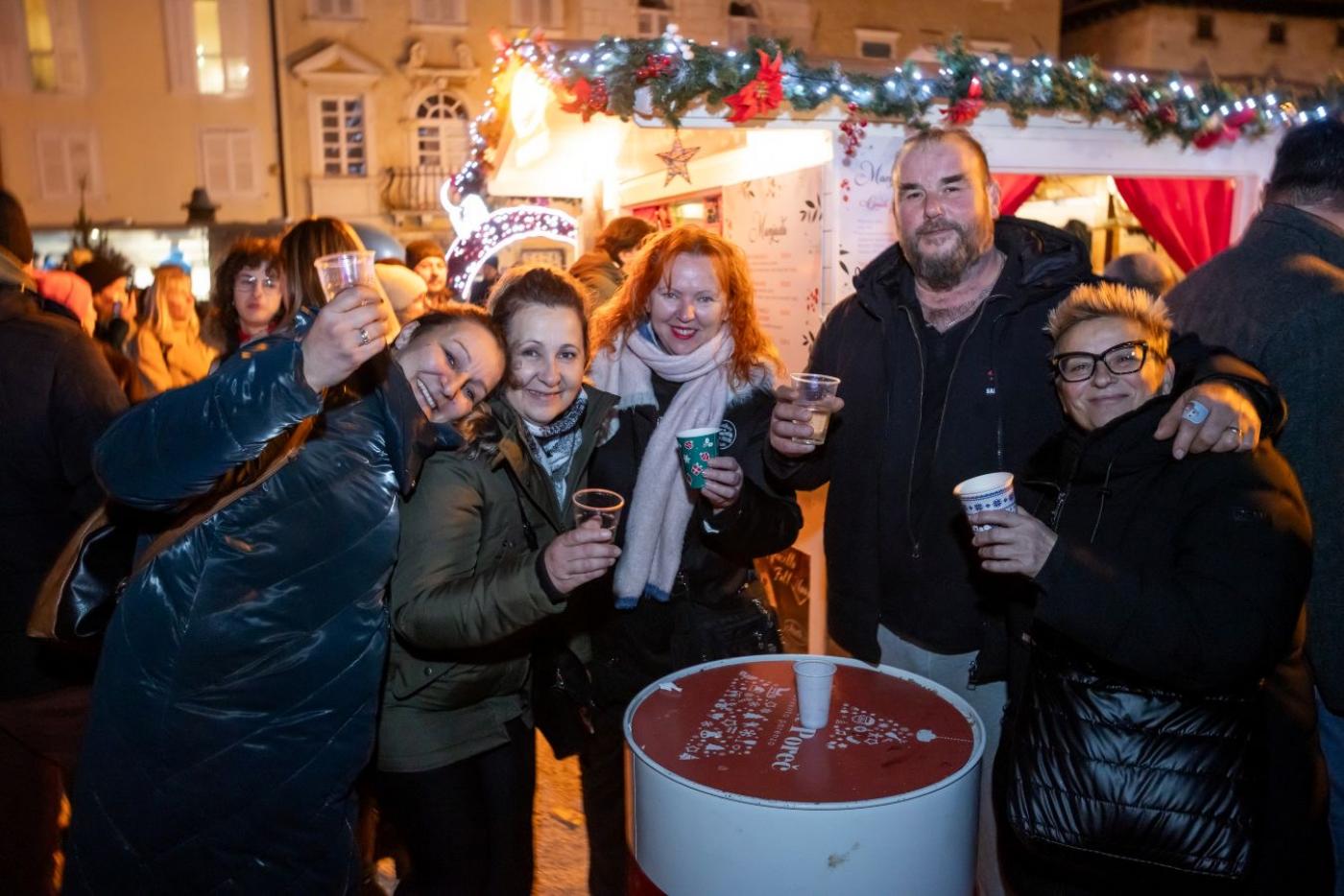 ADVENT POREČ: Night Express već tradicionalno rasplesali sve na reprizi dočeka