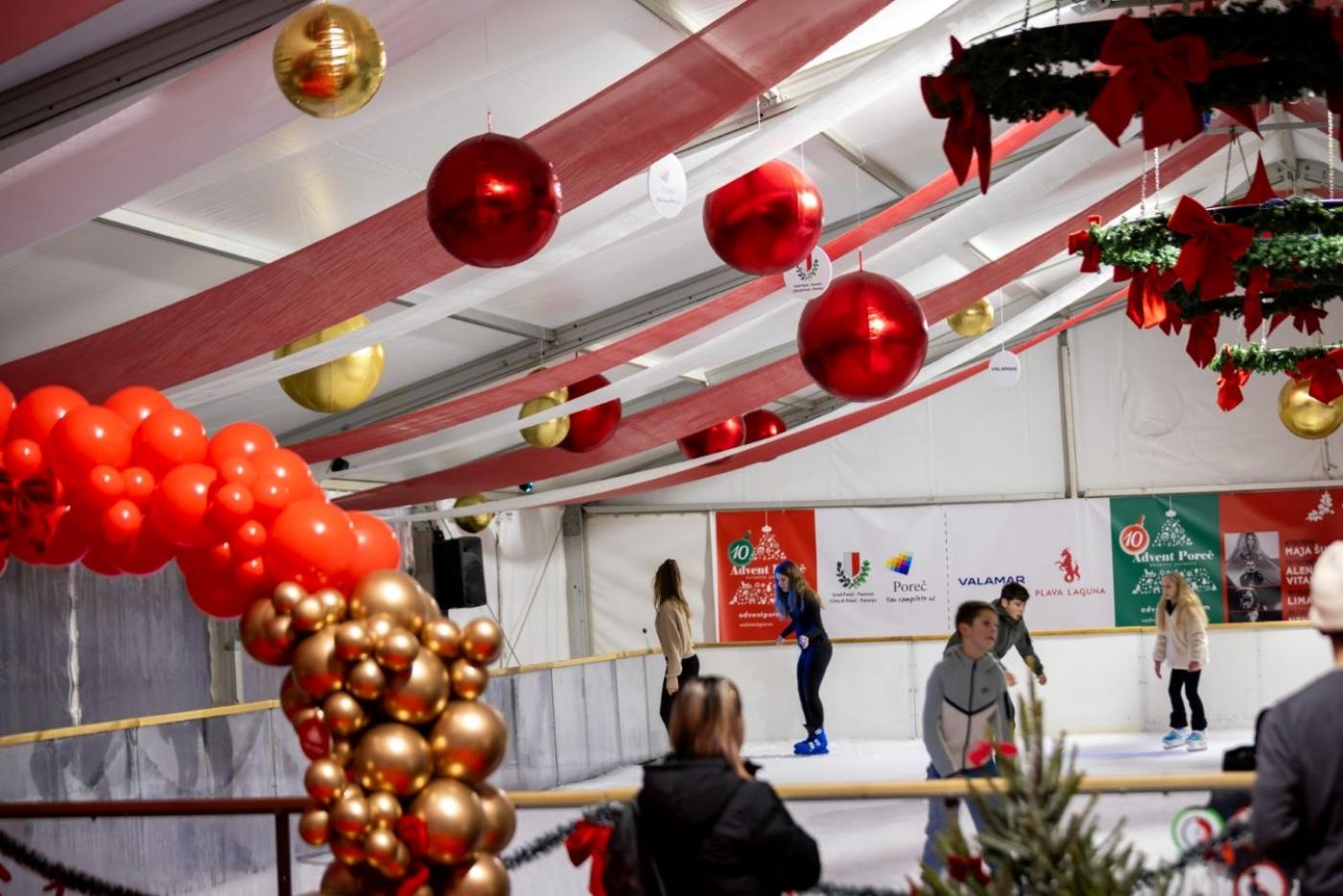 ADVENT POREČ: besplatno klizalište otvoreno još do 11. siječnja!