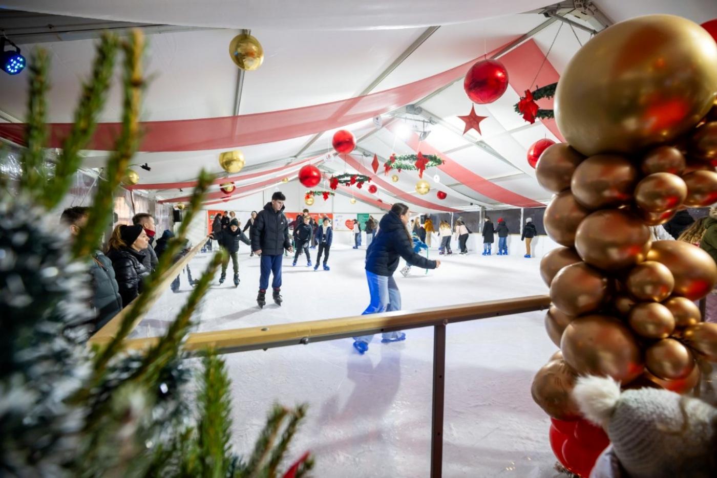 ADVENT POREČ: besplatno klizalište otvoreno još do 11. siječnja!