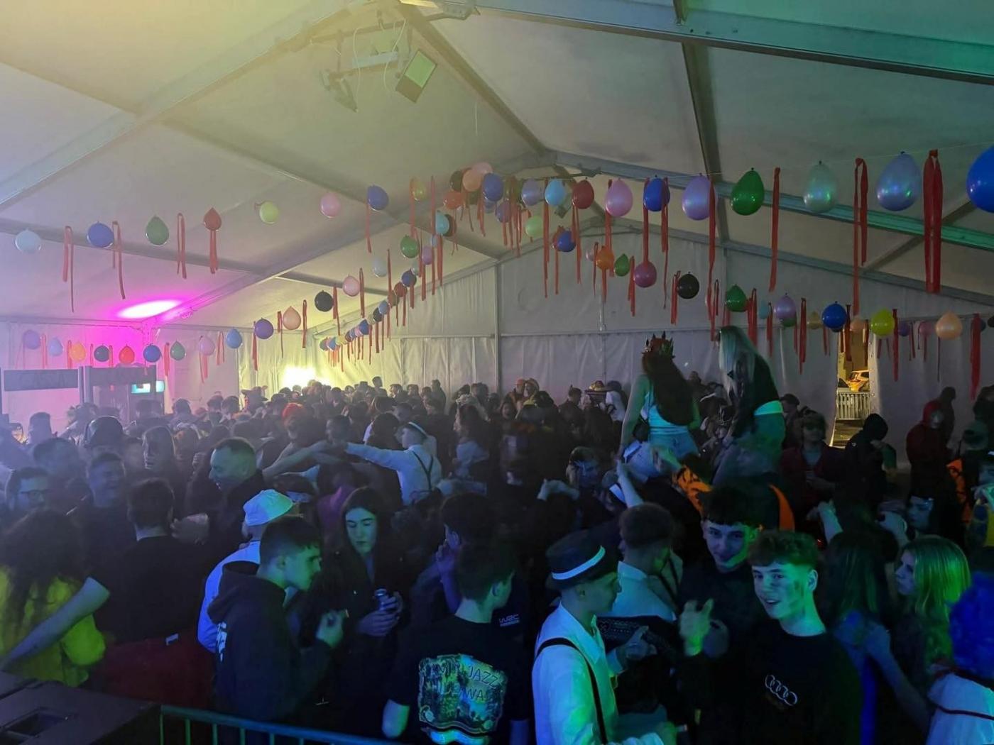 Maškare u Novoj Vasi – u nedjelju tradicionalna povorka, a u utorak veliko finale uz šentencu pustu!