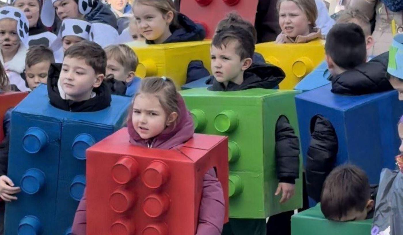 Porečki dječji karneval ispunio rivu smijehom i šarenim kostimima