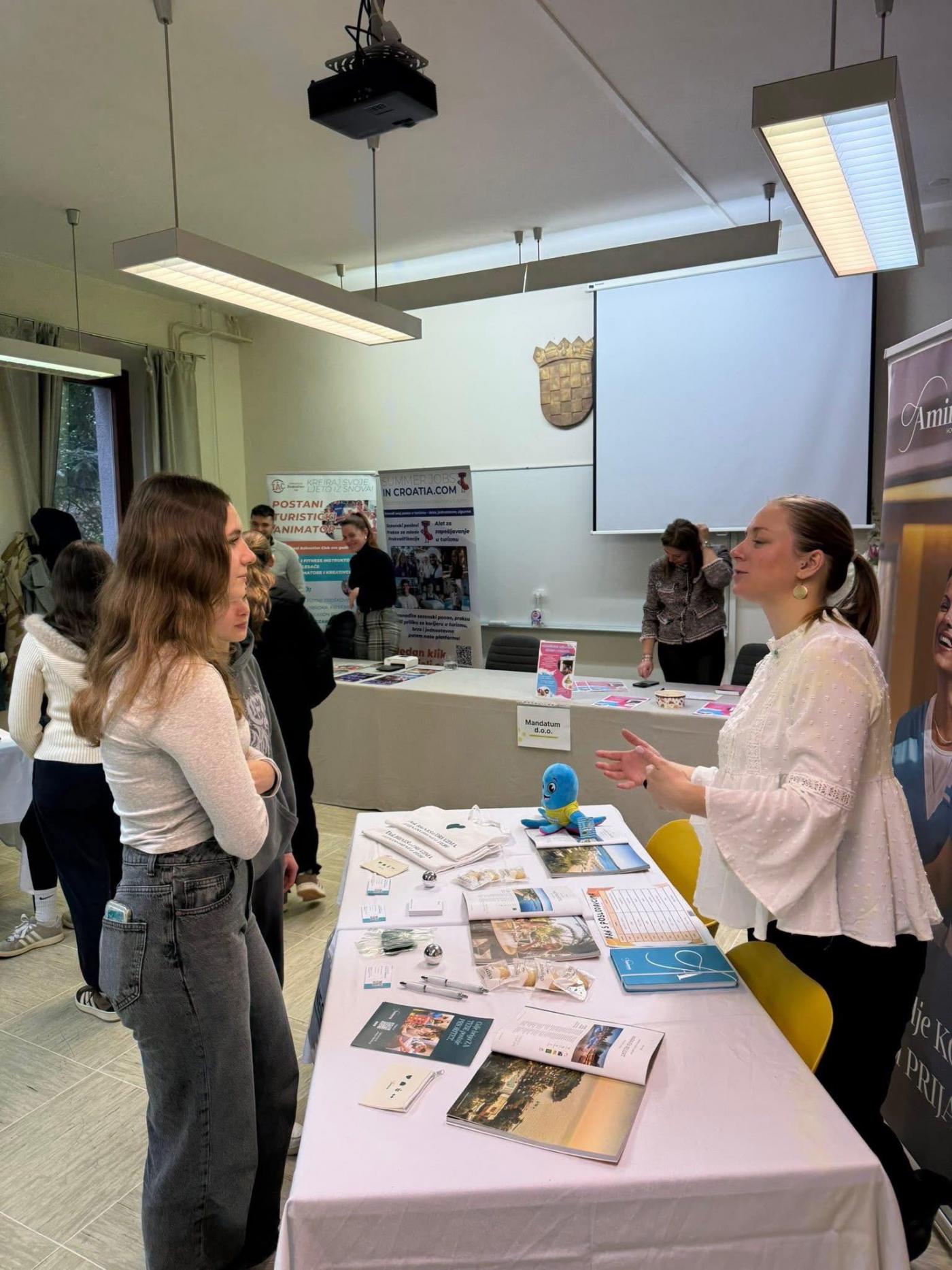 Dan s poslodavcima u Turističko-ugostiteljskoj školi Antona Štifanića: Učenici i poslodavci povezani uoči nove turističke sezone