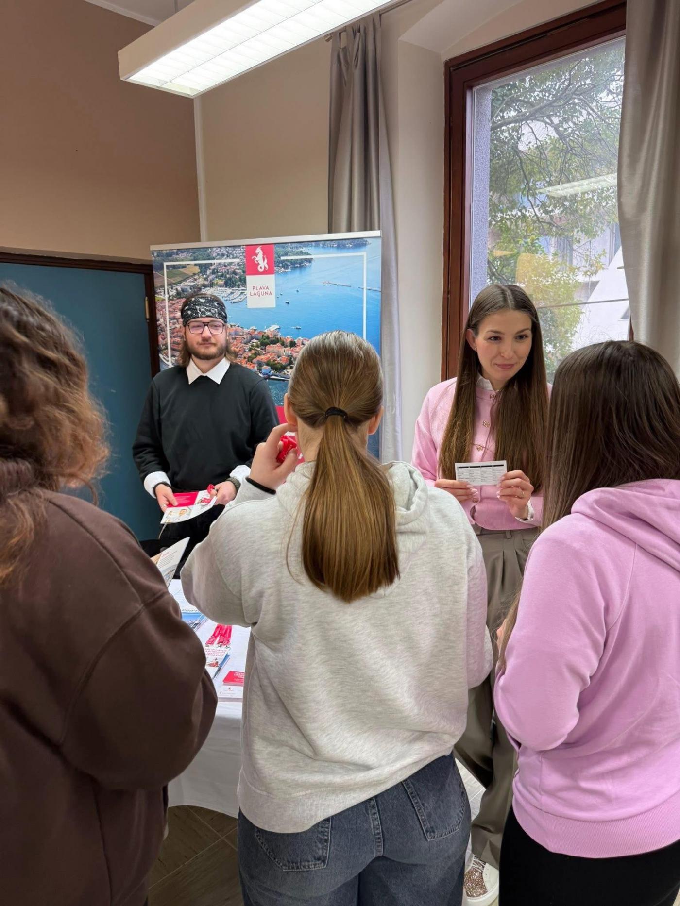 Dan s poslodavcima u Turističko-ugostiteljskoj školi Antona Štifanića: Učenici i poslodavci povezani uoči nove turističke sezone