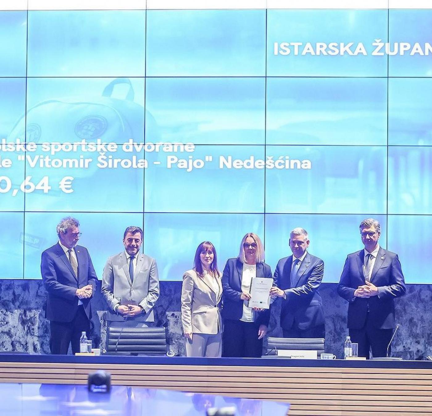 Osnovnoj školi Vladimira Nazora u Vrsaru za Projekt dogradnje školske sportske dvorane osigurano 1.691.107,75 eura bespovratnih sredstava