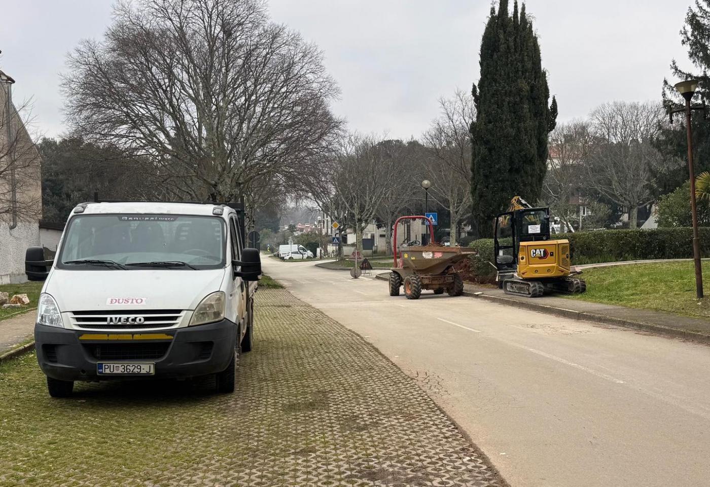 Obnavlja se javna rasvjeta u Červar Portu