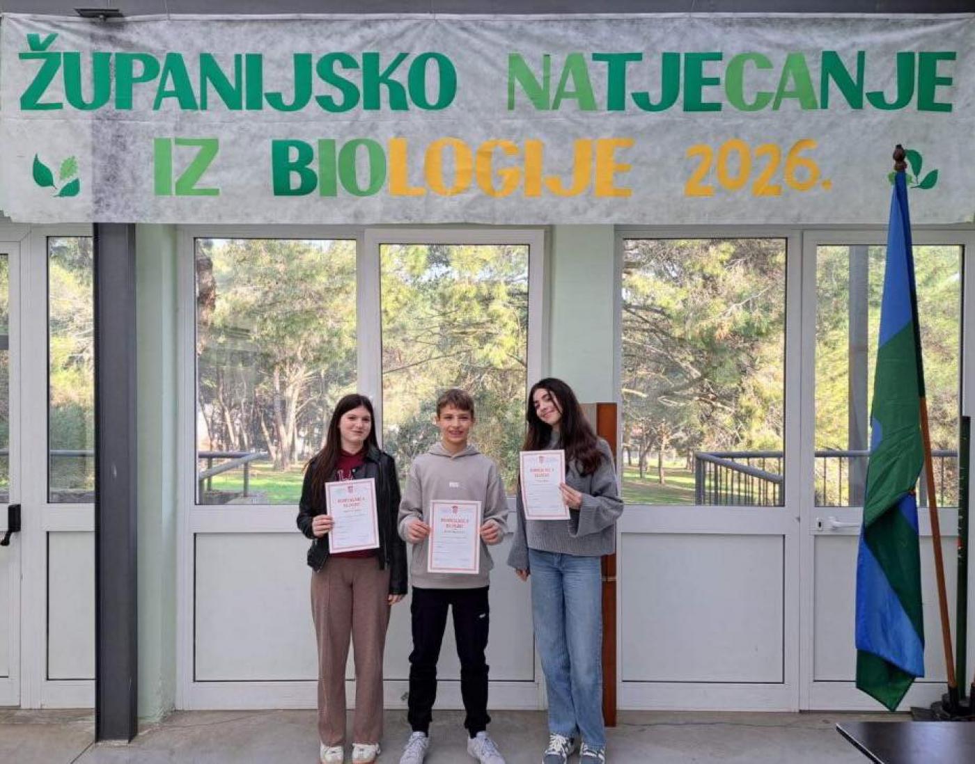 Patrik Matošović županijski prvak iz biologije, osmašice ostvarile zapažene rezultate