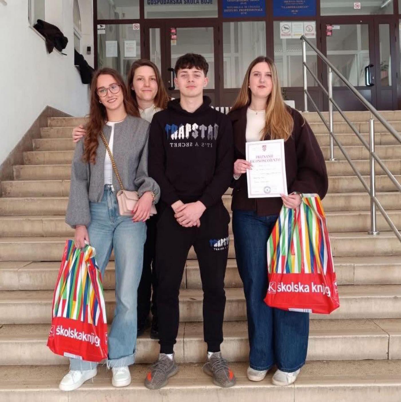 Izvrstan uspjeh učenika TUŠ Poreč na Županijskom natjecanju iz talijanskoga  jezika