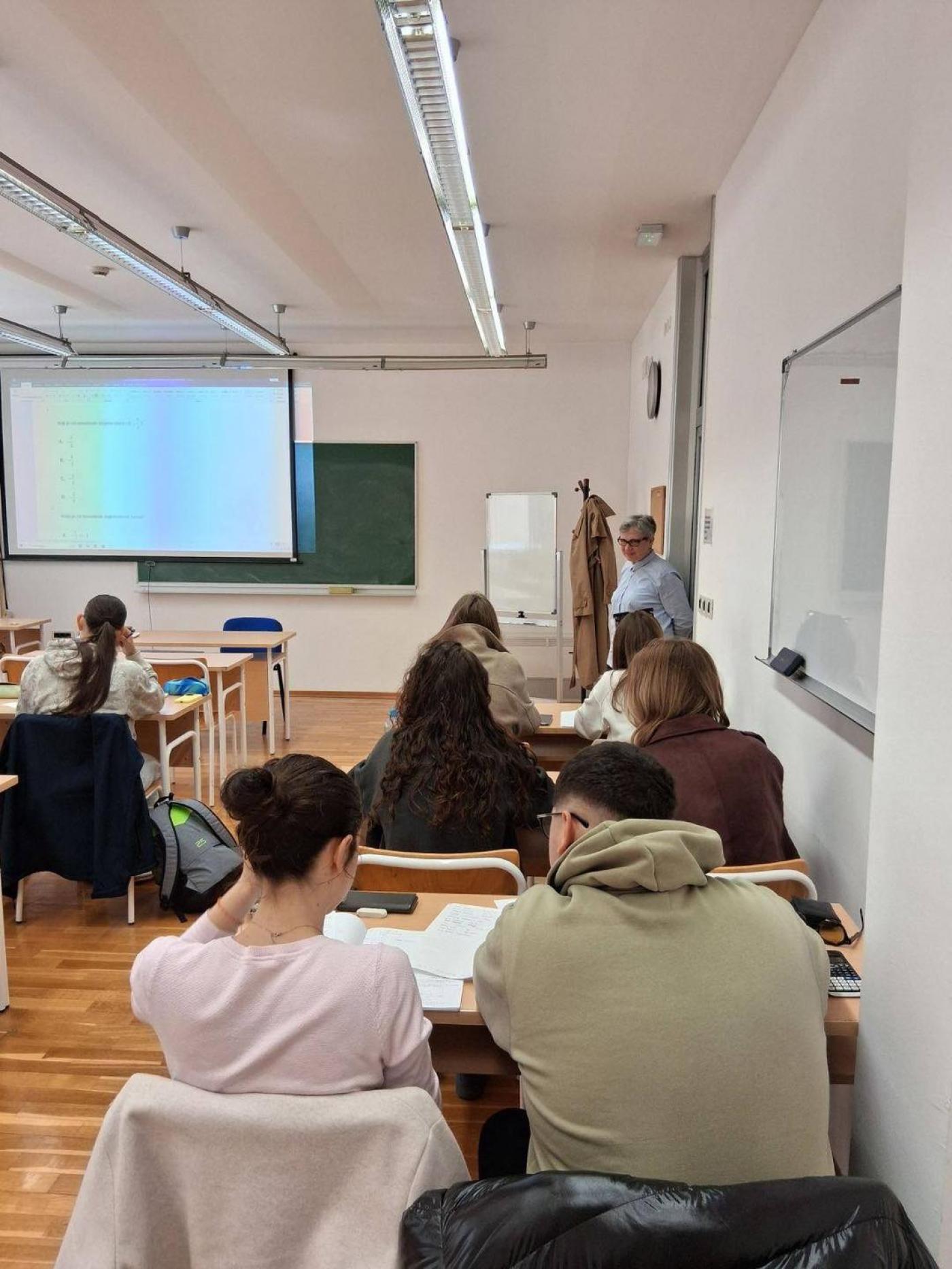 Grad Poreč-Parenzo organizirao besplatne pripreme za državnu maturu iz matematike za svoje maturante