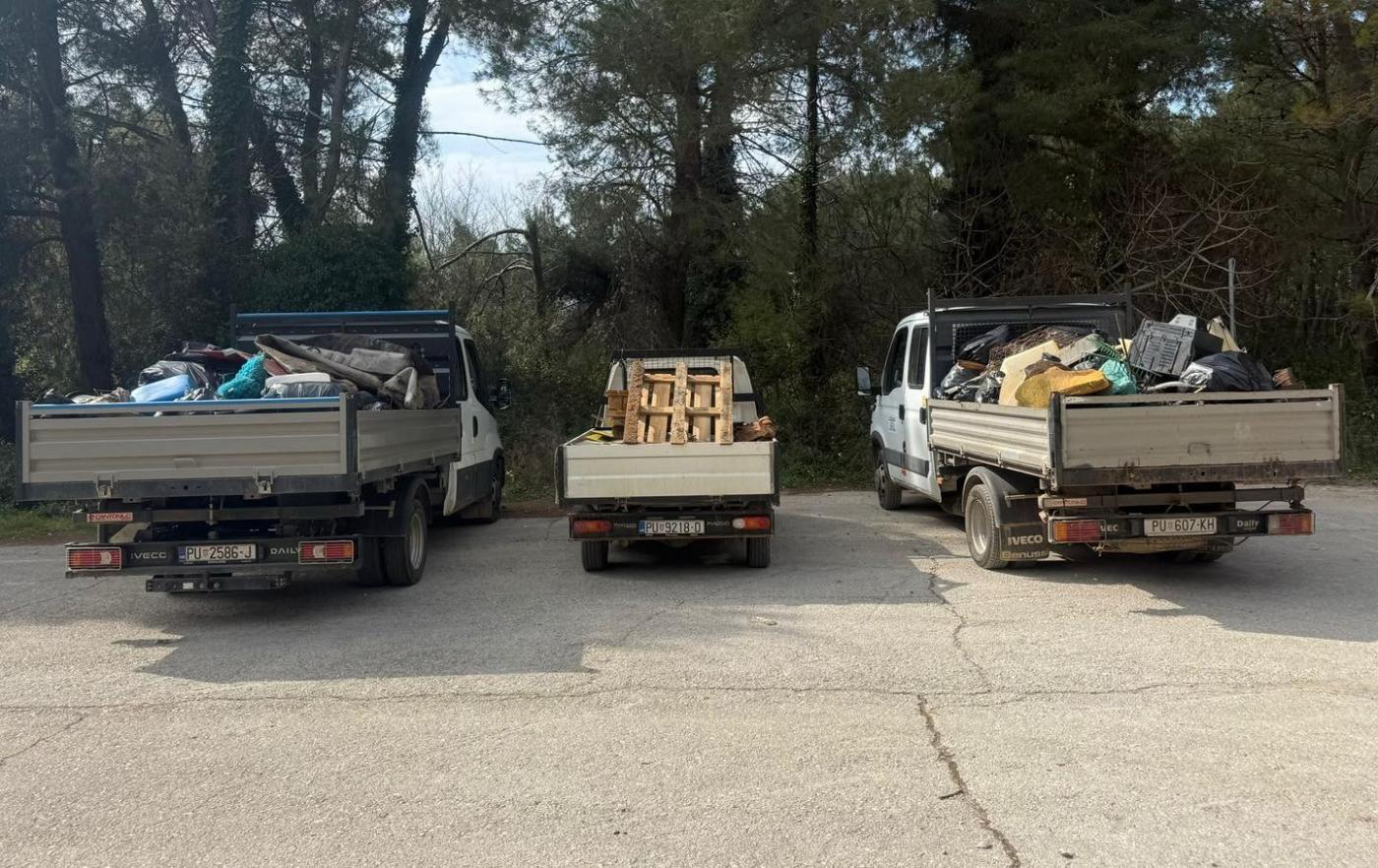 Uspješno održana prva ovogodišnja eko akcija u Općini Vrsar, mještani prikupili veliku količinu smeća u prirodi