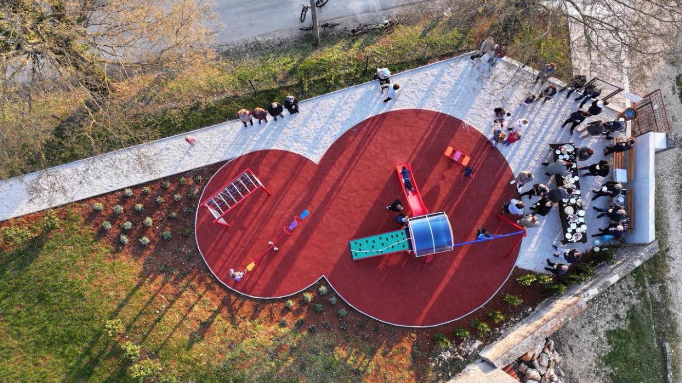 U naselju Ferenci svečano otvoreno moderno novouređeno dječje igralište