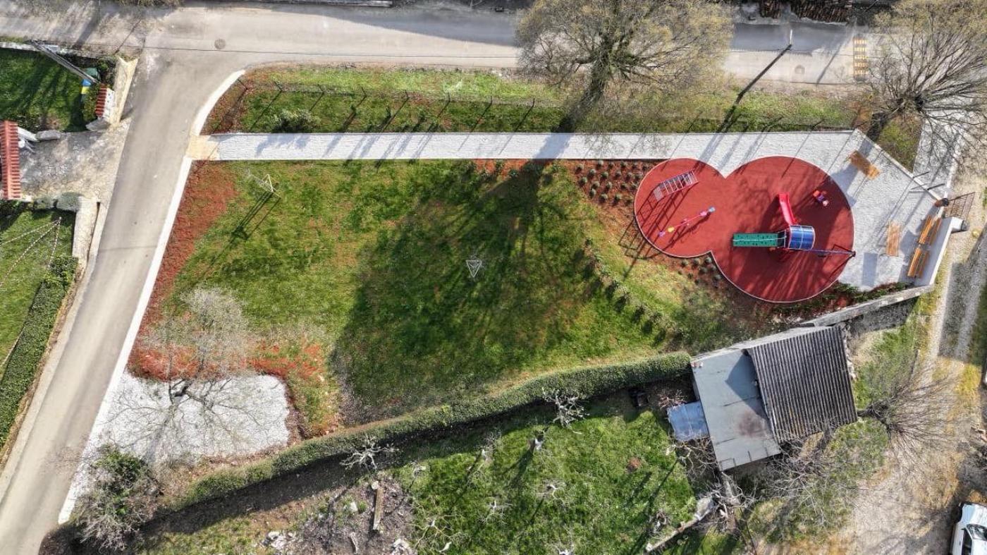 U naselju Ferenci svečano otvoreno moderno novouređeno dječje igralište