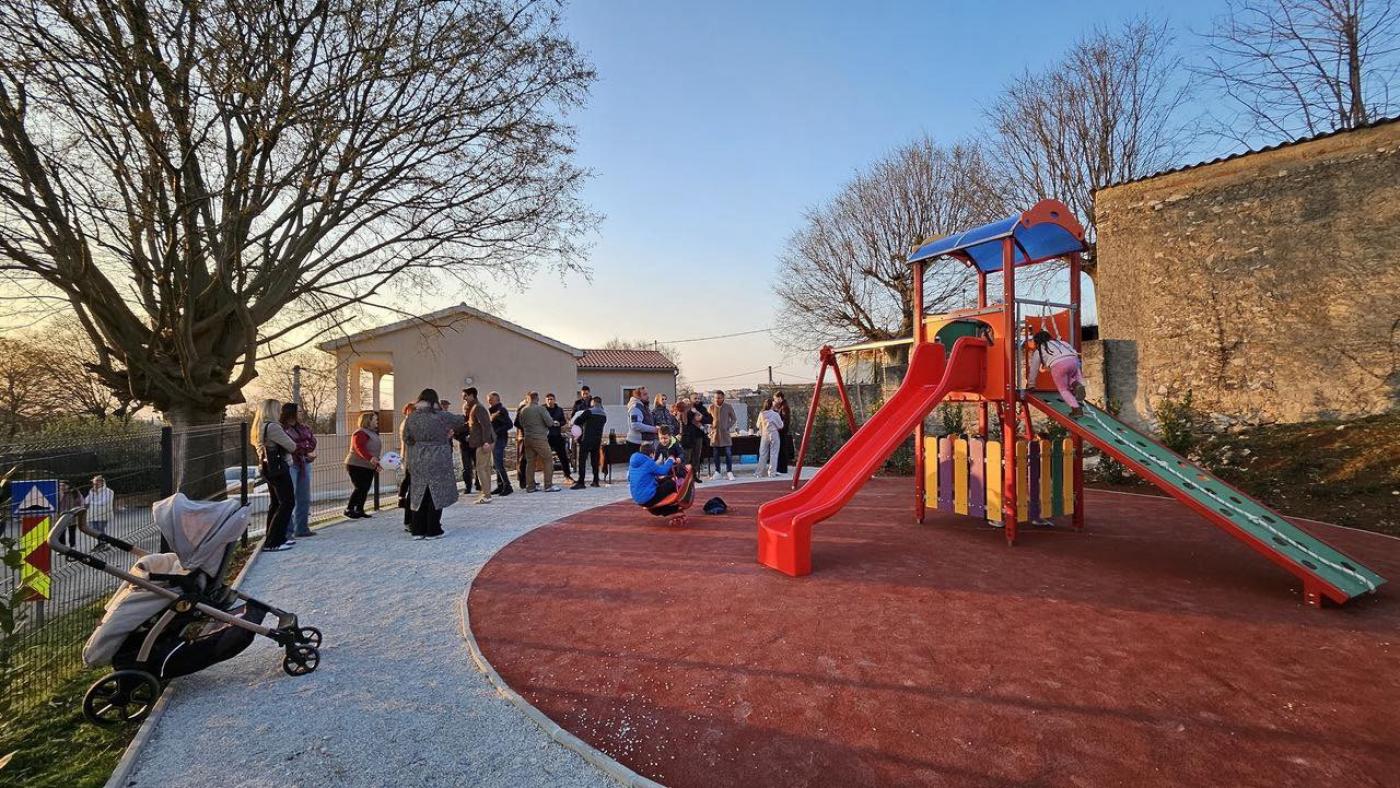 U naselju Ferenci svečano otvoreno moderno novouređeno dječje igralište