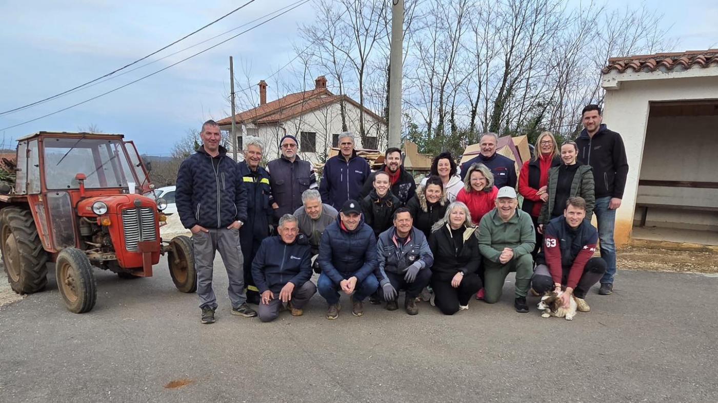 Mještani Ritošinog Briga proveli subotu čisteći prirodu od smeća