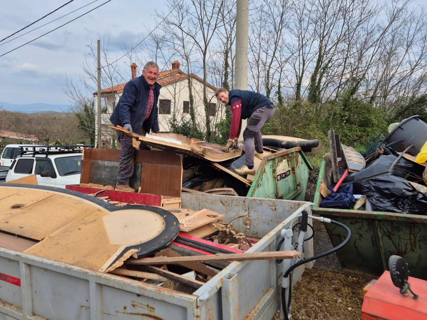 Mještani Ritošinog Briga proveli subotu čisteći prirodu od smeća