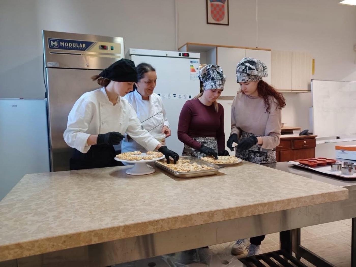 TUŠ A. ŠTIFANIĆA: Kulinarsko putovanje kroz vremensku riznicu