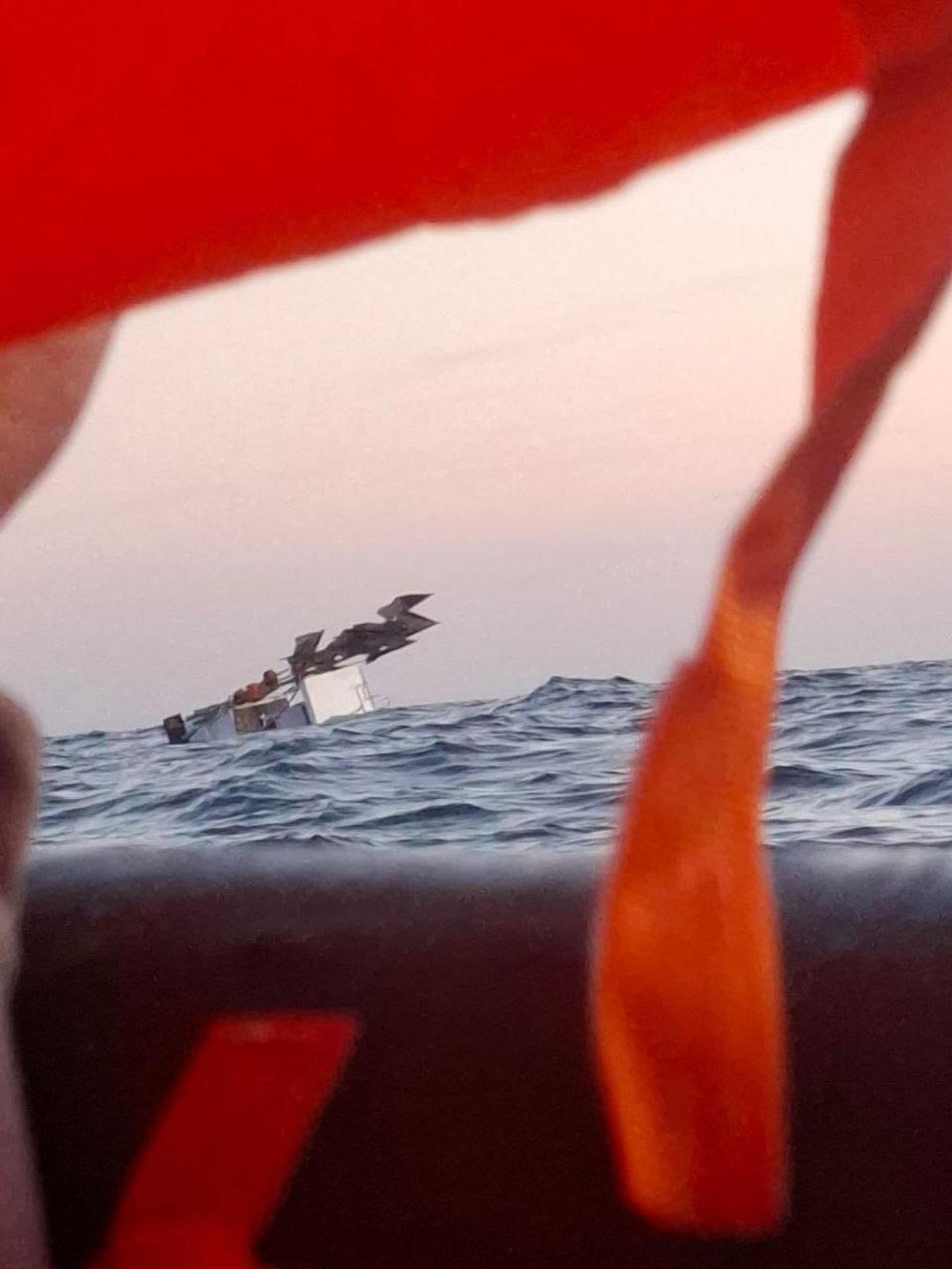 Brod potonuo kod Poreča, ribari spašeni u splavu