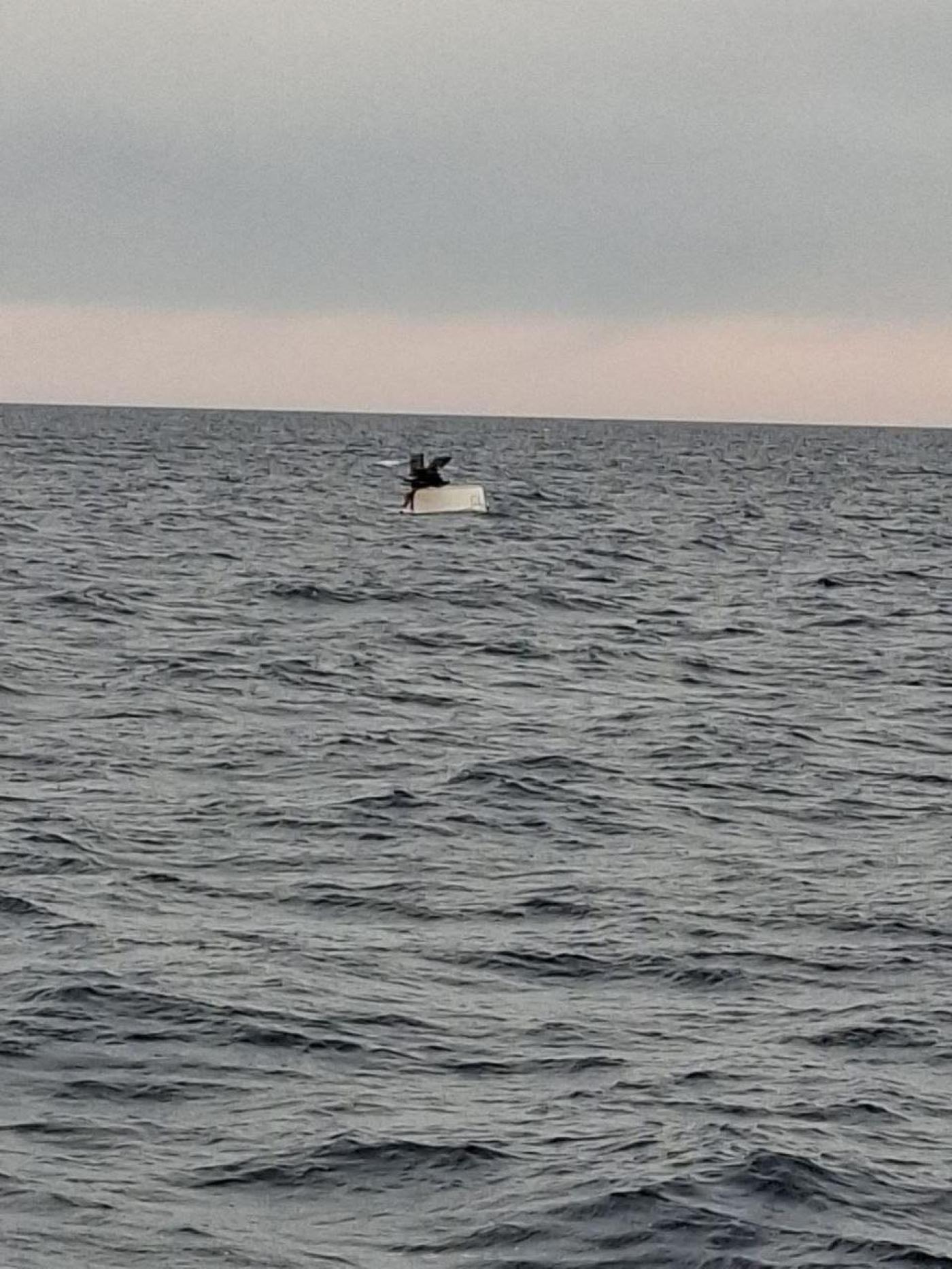 Brod potonuo kod Poreča, ribari spašeni u splavu