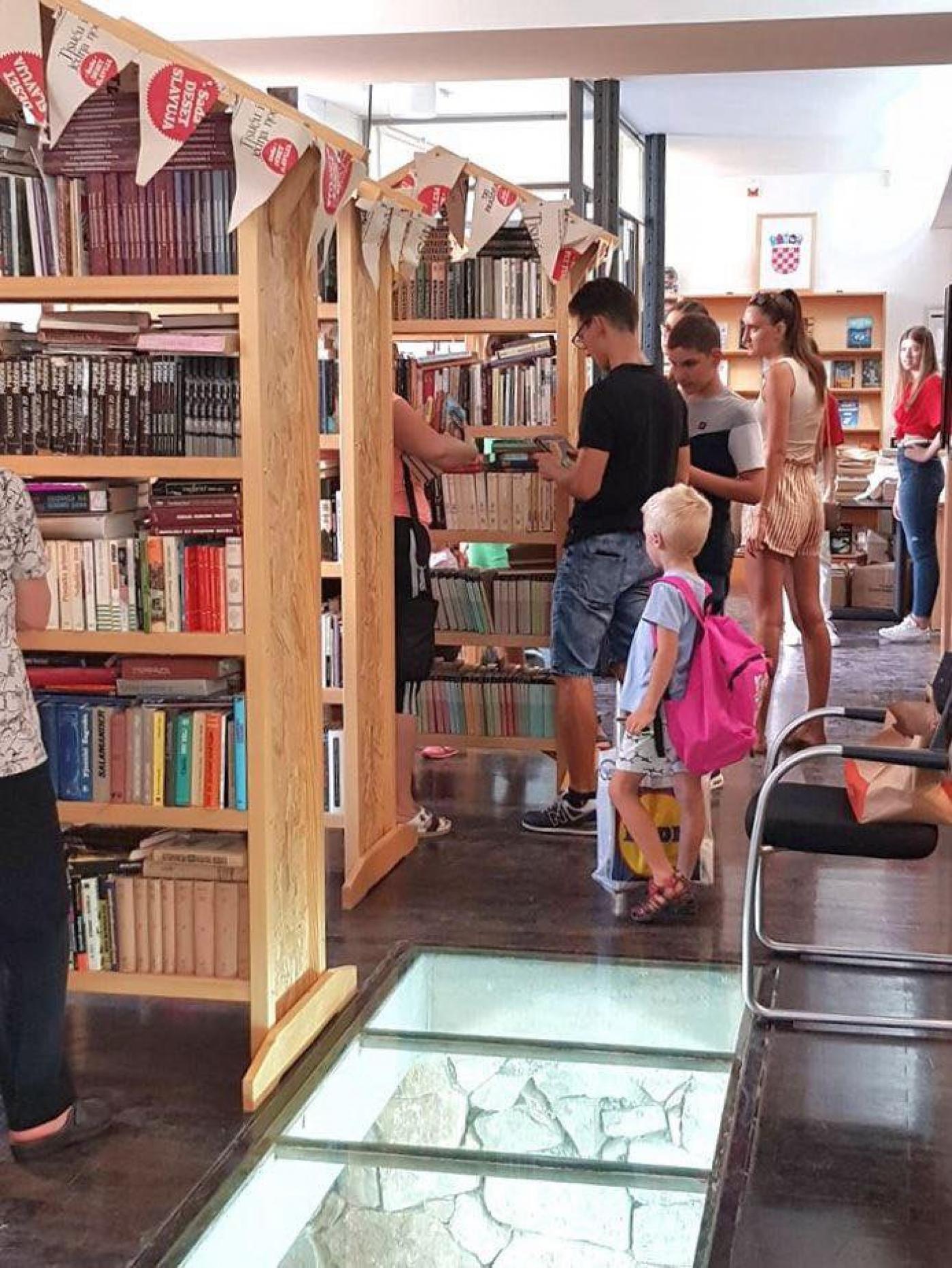 Međunarodni dan dječje knjige – Grad Poreč-Parenzo omogućio besplatno članstvo do 15. godine u Gradskoj knjižnici