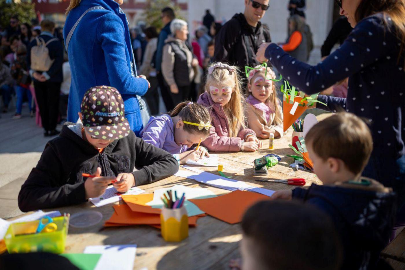 Uskrsne radosti i tradicionalni okusi na Trgu slobode