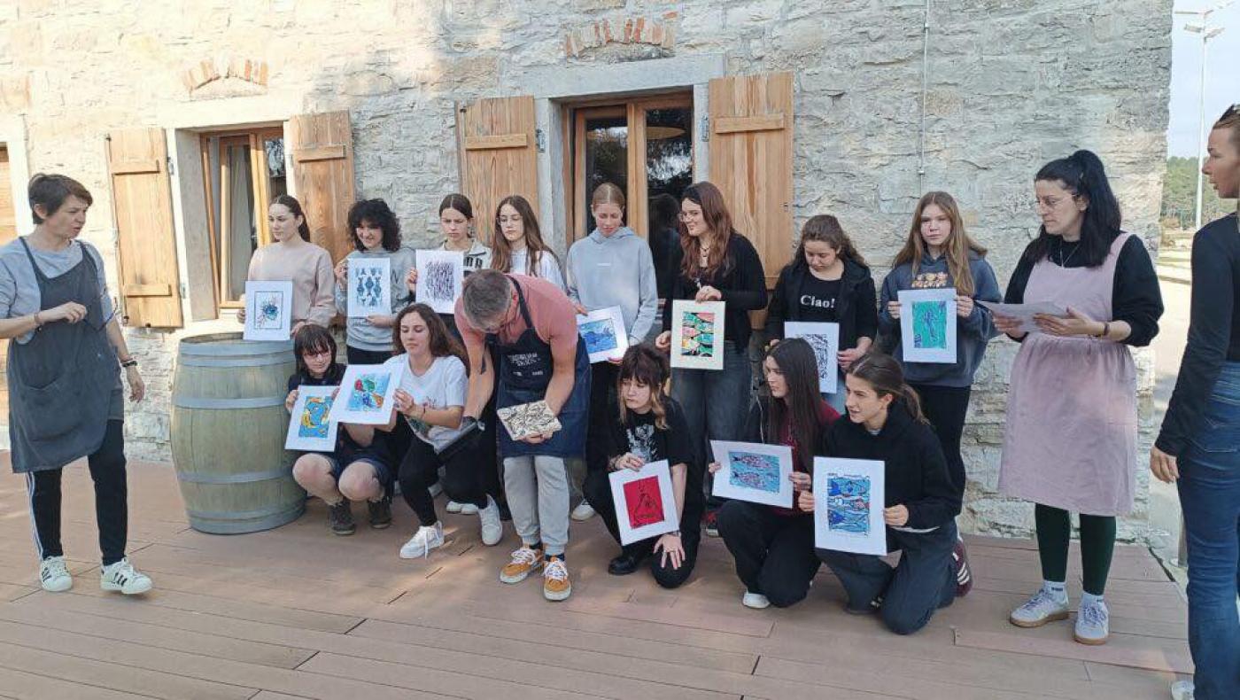 Mala škola xilografije u Santa Marini