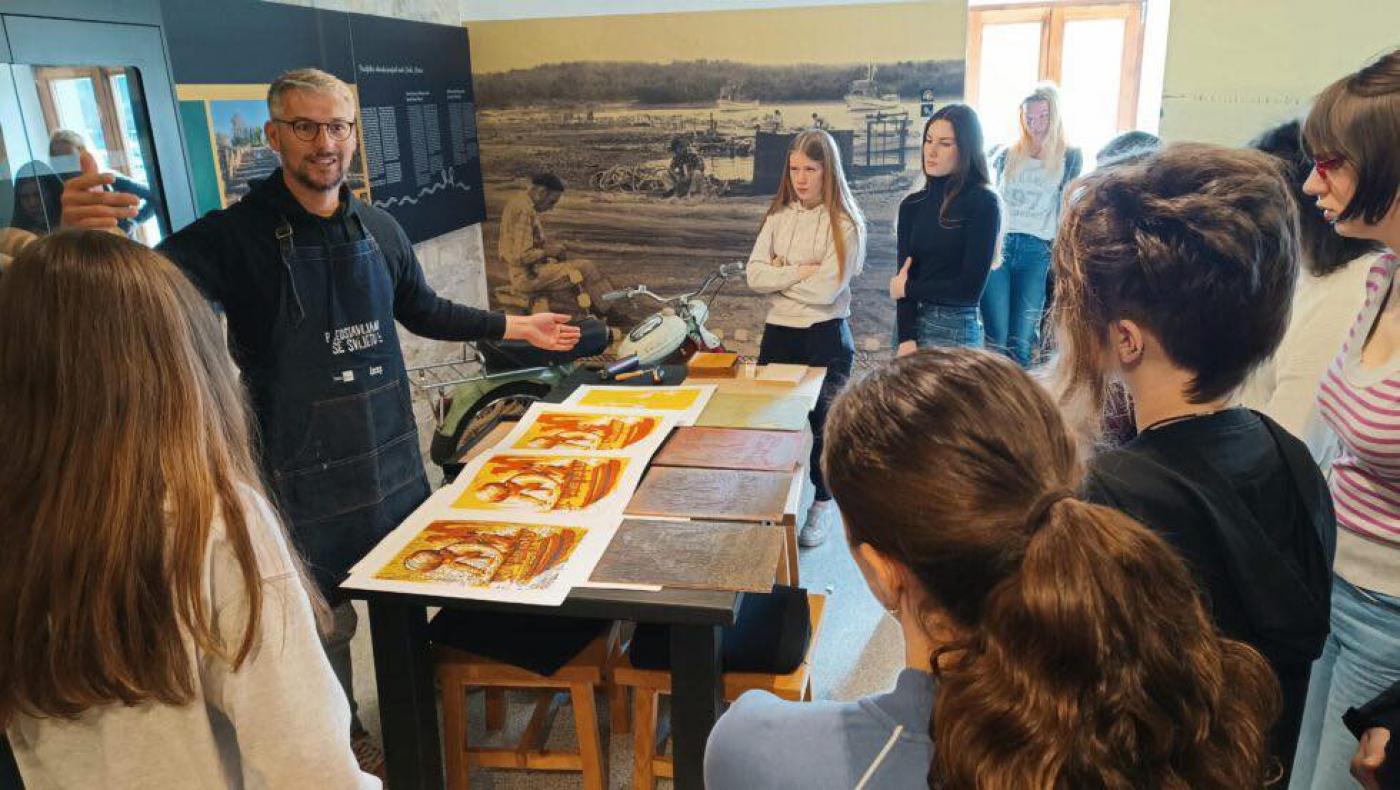 Mala škola xilografije u Santa Marini