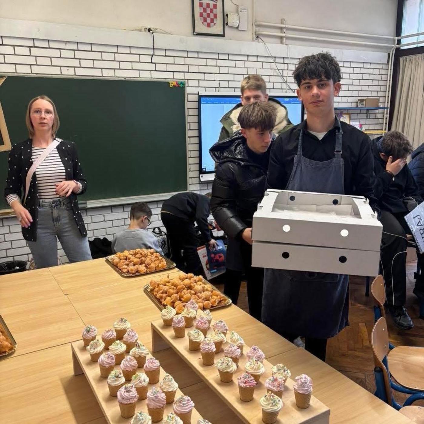 U prostorijama Osnovne škole Poreč u četvrtak 26. ožujka 2026. održan je poseban i veoma zanimljiv susret učenika Turističko-ugostiteljske škole Antona Štifanića i učenika 4. a razreda