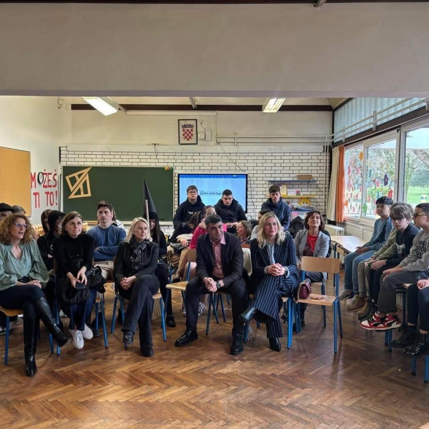 U prostorijama Osnovne škole Poreč u četvrtak 26. ožujka 2026. održan je poseban i veoma zanimljiv susret učenika Turističko-ugostiteljske škole Antona Štifanića i učenika 4. a razreda