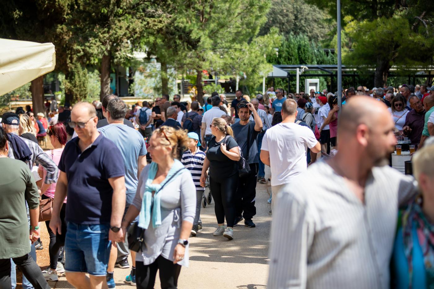 POREČ obilježava Dan grada uz brojne zabavne i plesne programe, za Praznik rada na Gradskom kupalištu bogata zabava uz Mambo Kingse