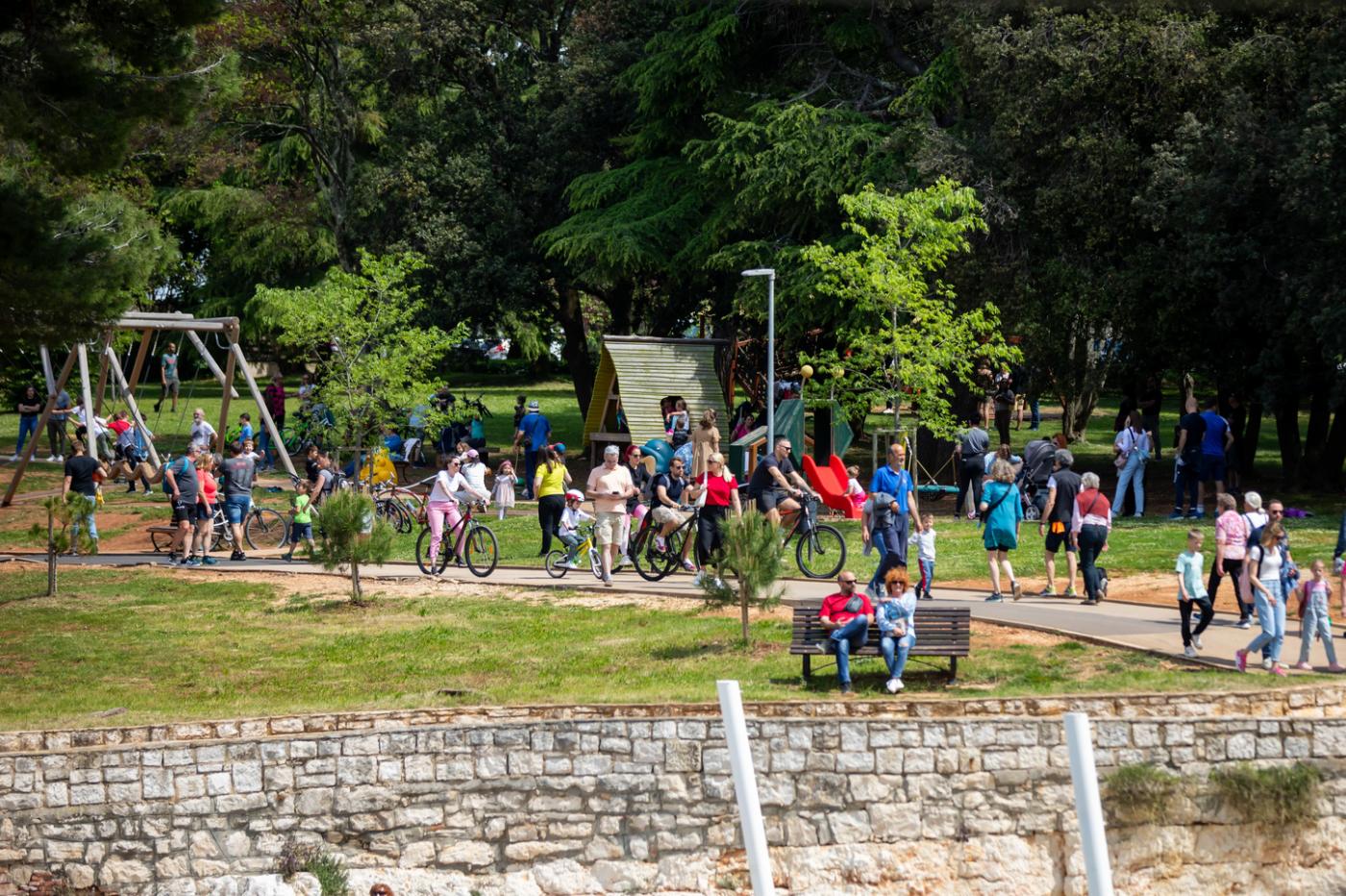 POREČ obilježava Dan grada uz brojne zabavne i plesne programe, za Praznik rada na Gradskom kupalištu bogata zabava uz Mambo Kingse