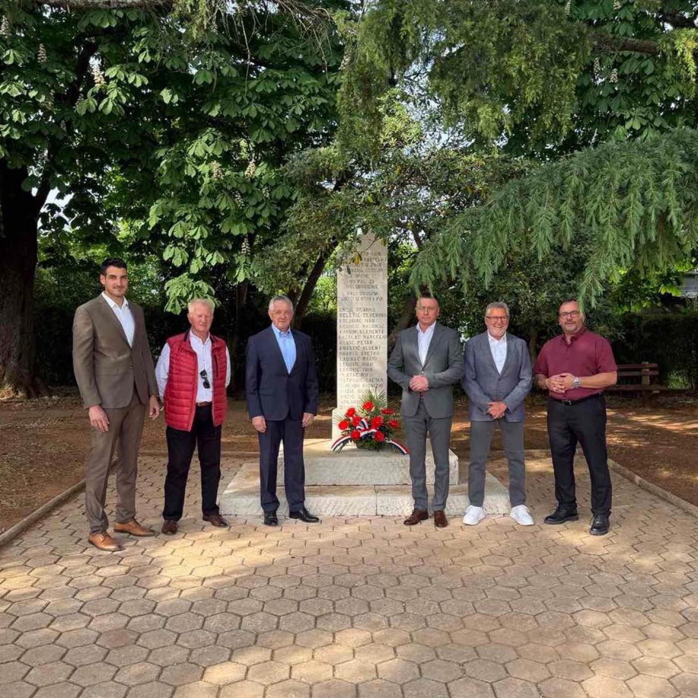 Polaganjem vijenaca obilježen Dan općine Kaštelir-Labinci i Dan oslobođenja