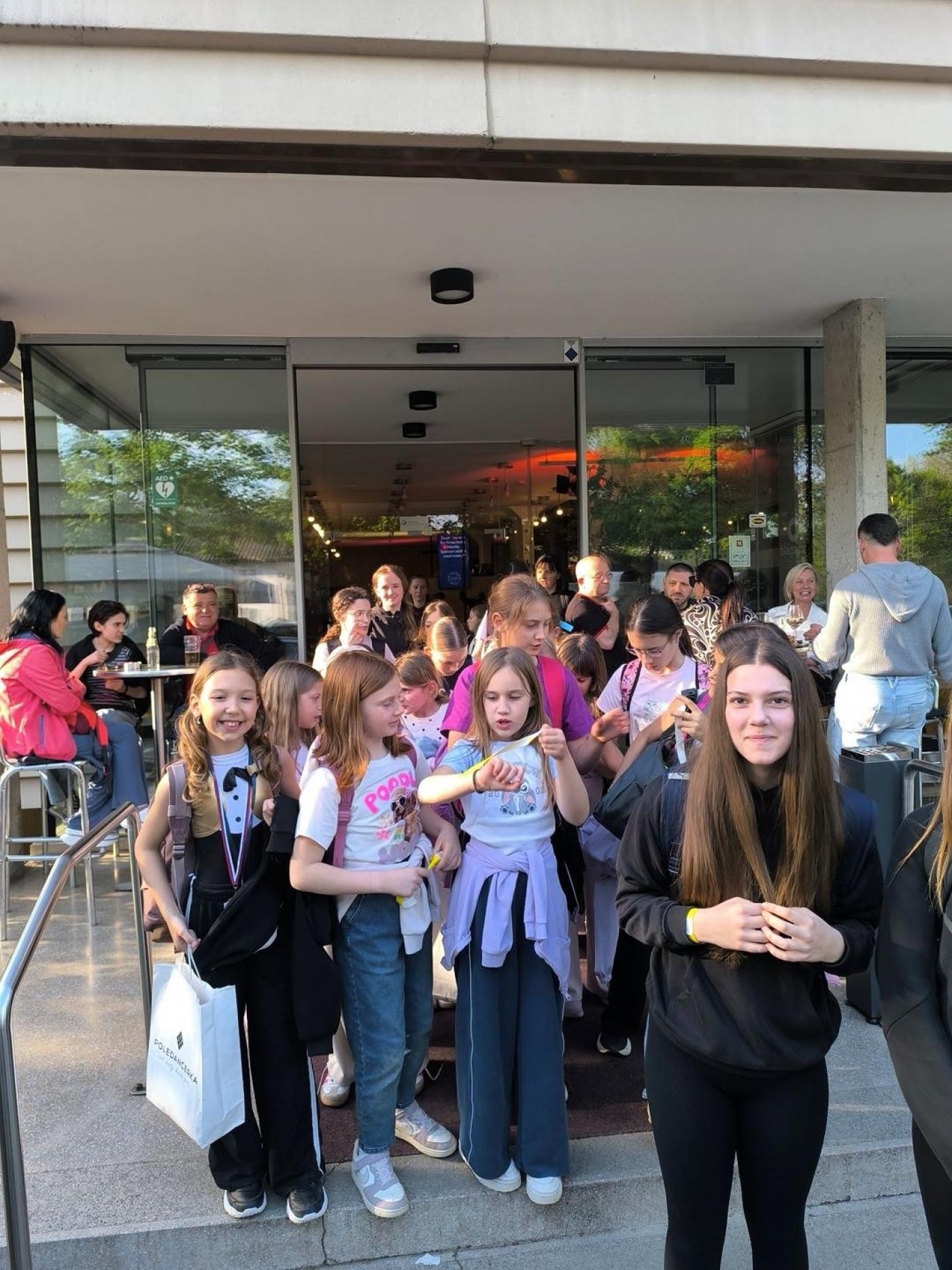 USB-ove plesačice na svili predstavile Poreč u Ljubljani i otvorile sezonu nastupa pod vedrim nebom u Zelenoj Laguni