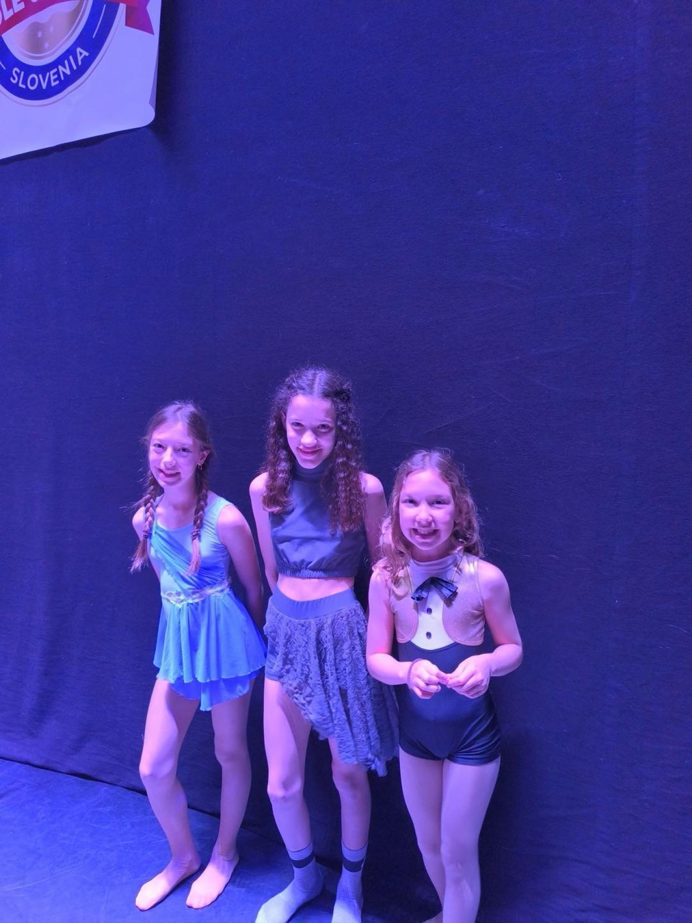 USB-ove plesačice na svili predstavile Poreč u Ljubljani i otvorile sezonu nastupa pod vedrim nebom u Zelenoj Laguni