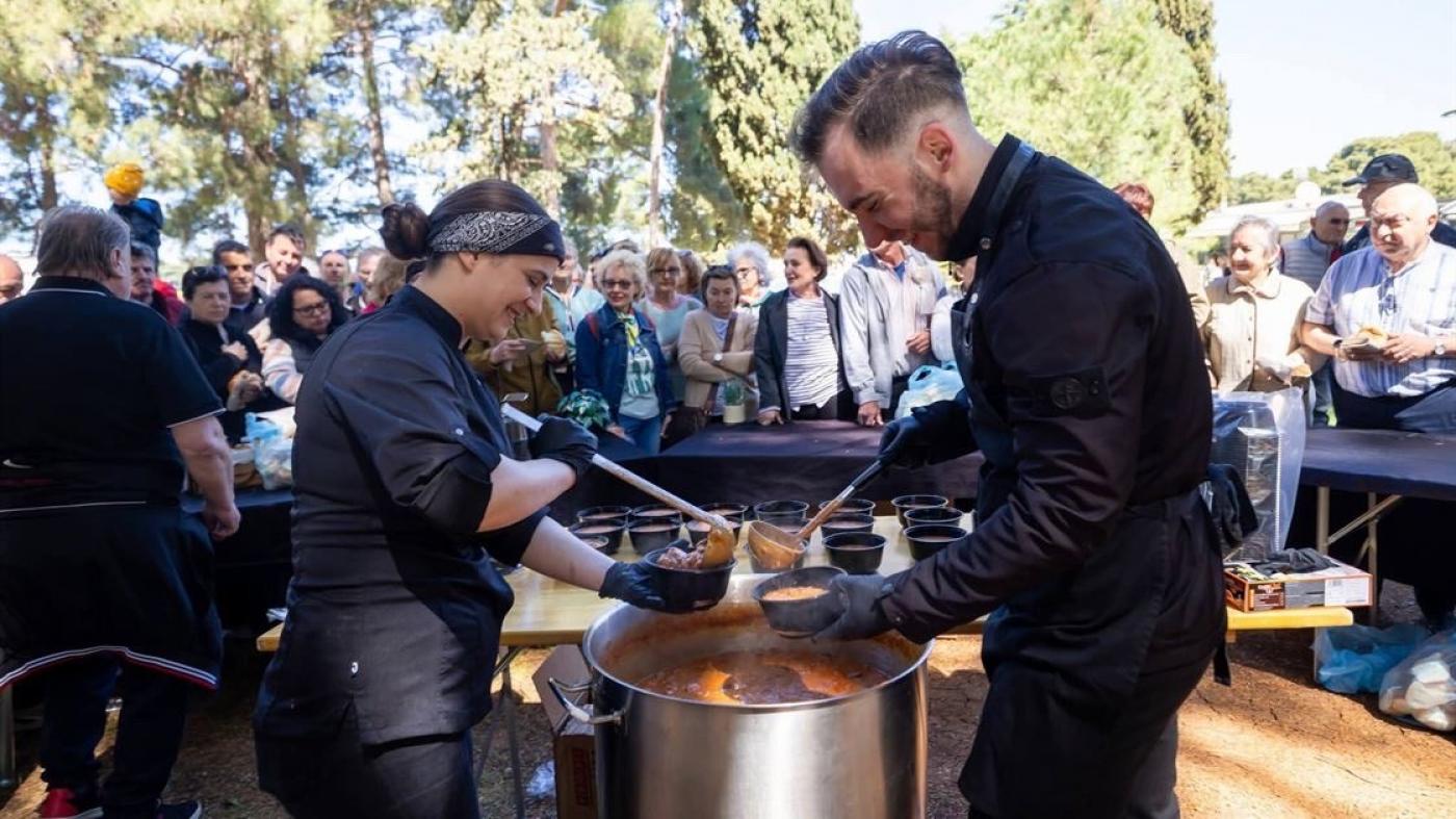 Na Gradskom kupalištu u Poreču proslava Praznika rada uz dobru glazbu i fažol okupila mnoštvo posjetitelja