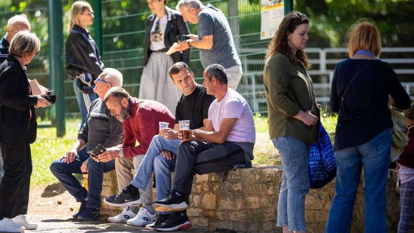 Na Gradskom kupalištu u Poreču proslava Praznika rada uz dobru glazbu i fažol okupila mnoštvo posjetitelja