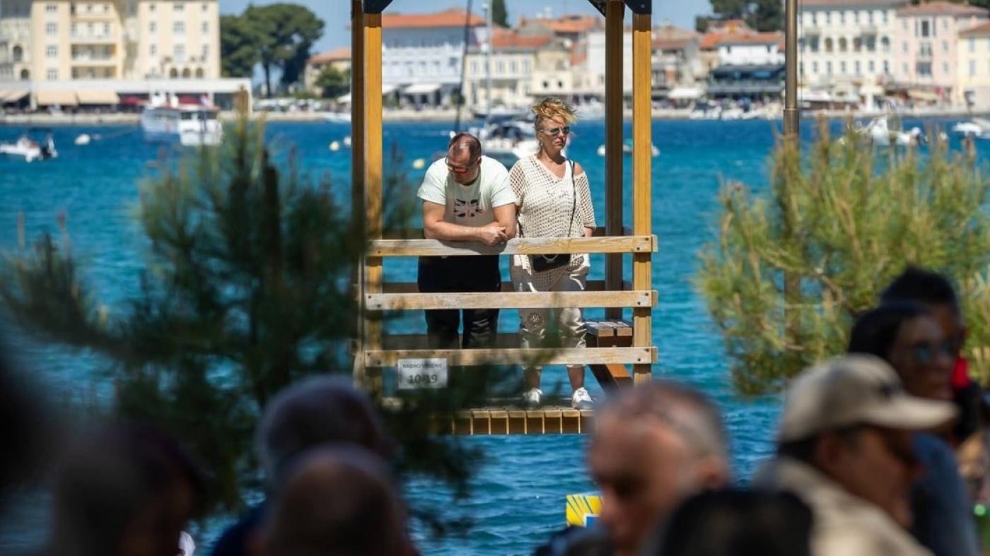 Na Gradskom kupalištu u Poreču proslava Praznika rada uz dobru glazbu i fažol okupila mnoštvo posjetitelja