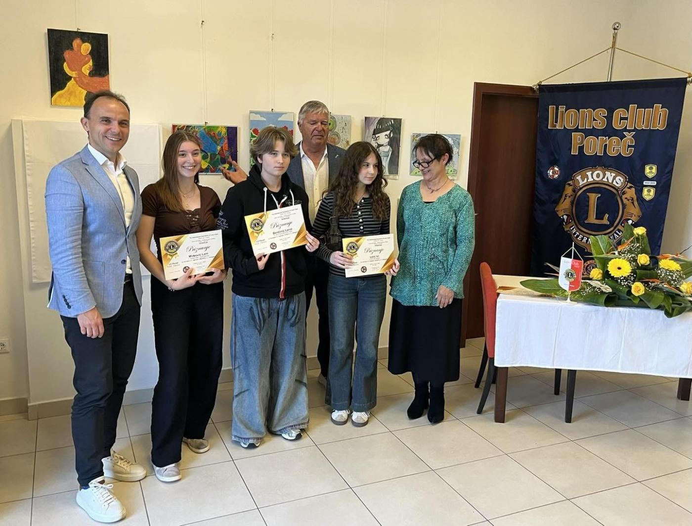 Izvješće sa svečanog otvorenja izložbe  povodom 11 Likovnog natječaja učenika LC Poreč
