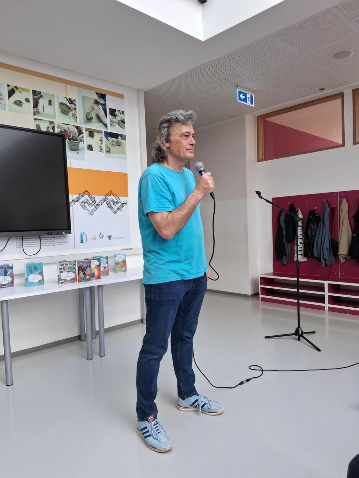 Tajnovito i mistično jutro u OŠ Finida na "Putevima knjižnice na kotačima"