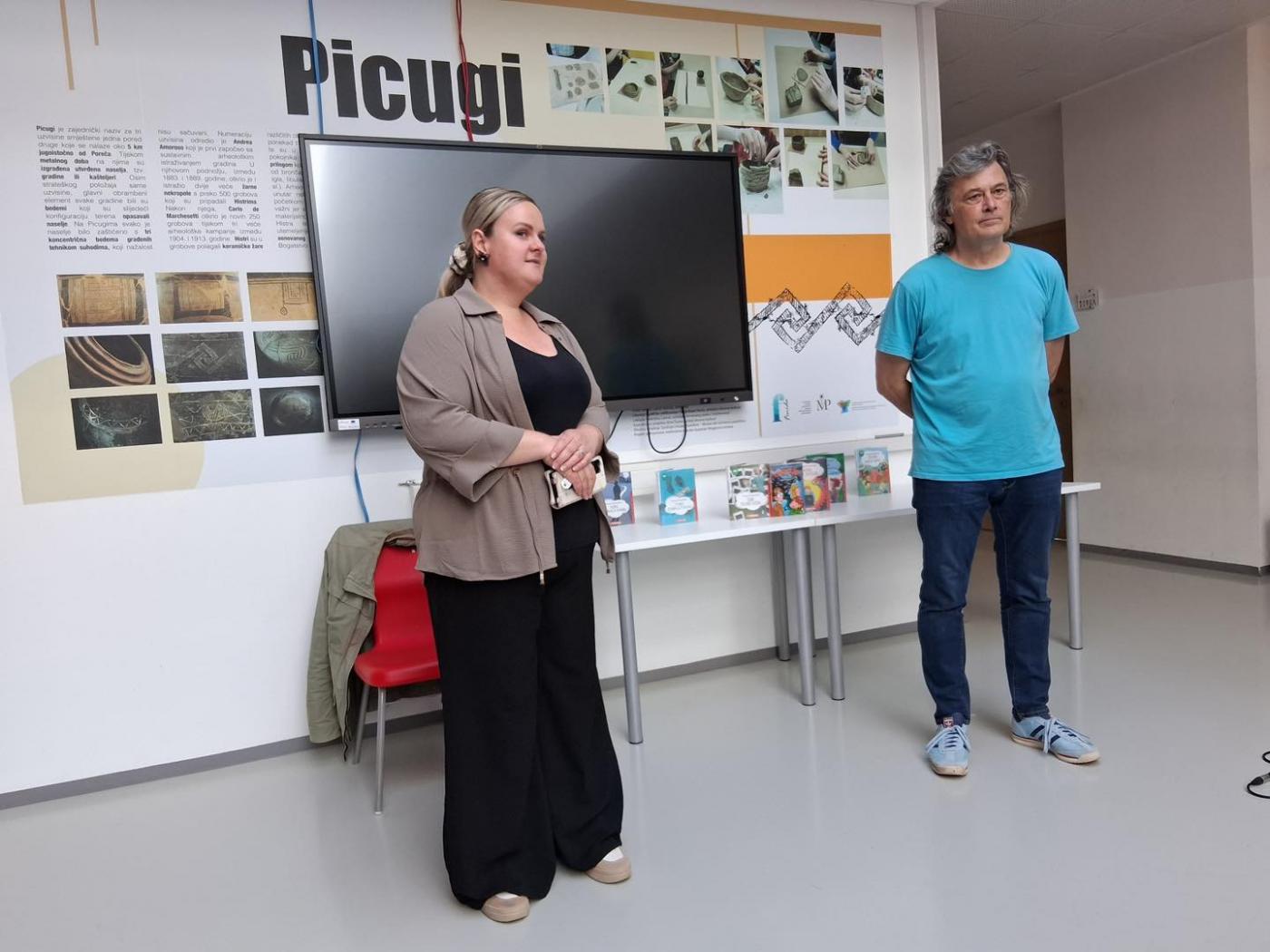 Tajnovito i mistično jutro u OŠ Finida na "Putevima knjižnice na kotačima"